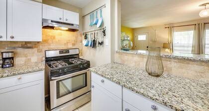 Welcoming Home ~ 6 Mi to Downtown San Antonio!