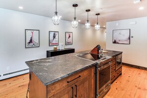 Apartment (2 Bedrooms) | Interior - Snowflake Peak 8 Retreat: Ski-in/out & Trailhead (Breckenridge)