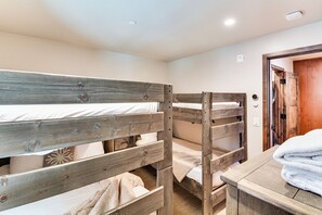 Interior - Ski-in/ski-out Condo: Steps to Snowflake Chair (Breckenridge)