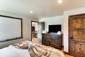 Interior - Snowflake Peak 8 Retreat: Ski-in/out & Trailhead (Breckenridge)