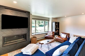 Apartment (2 Bedrooms) | Interior - Snowflake Peak 8 Retreat: Ski-in/out & Trailhead (Breckenridge)