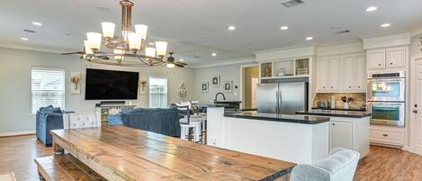 House (4 Bedrooms) | Front of property