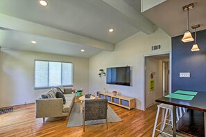 House (3 Bedrooms) | Interior - Bright & Modern Texas Getaway - 7 Mi to The Alamo! (San Antonio)