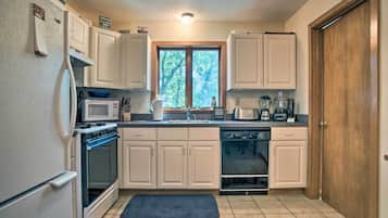 Micro-ondes, four, plaque de cuisson, lave-vaisselle