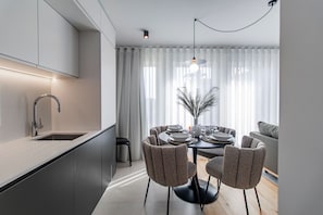 Dining - Stunning 2BR Apartment w/ Terrace by LovelyStay (Porto)