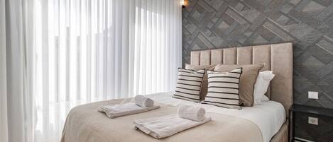 2 chambres, fer et planche à repasser, Wi-Fi gratuit, draps fournis