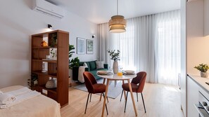Interior - Almada 551 - 0.2 l Garden Oasis by LovelyStay (Porto)