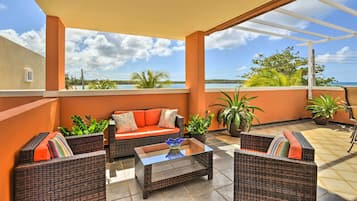Apartment (3 Bedrooms) | Front of property