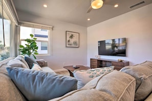Apartment (2 Bedrooms) | Interior - Charming San Diego Apartment - Walk to Bay! (San Diego)