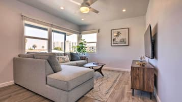 Apartment (2 Bedrooms) | Front of property