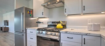 Charming San Diego Apartment - Walk to Bay!