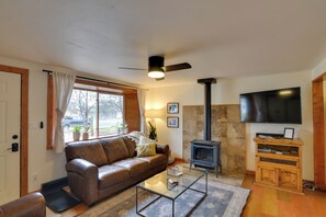 House (3 Bedrooms) | Interior