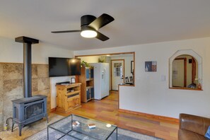 House (3 Bedrooms) | Interior - Buena Vista Getaway ~ 1/2 Mi to Downtown! (Buena Vista)