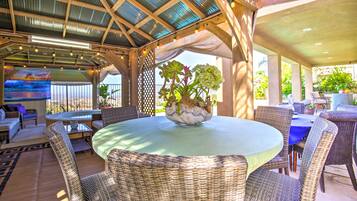 House (5 Bedrooms) | Interior