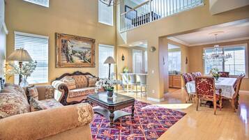 House (5 Bedrooms) | Interior