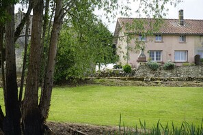 Property grounds - 3 bedroom private vacation home in vã©lines (Vélines)