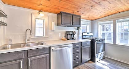 Idyllic Fayetteville Home - Walk to UA Campus!