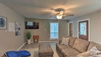 House (4 Bedrooms) | Front of property