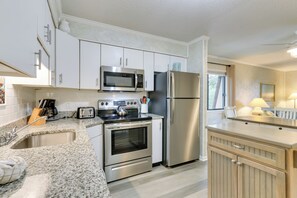 Apartment (2 Bedrooms) | Interior - Walk to Beach: Hilton Head Condo w/ Balcony (Hilton Head Island)
