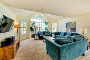 Interior - 7 Mi to Disney World: Condo w/ Pool in Laguna Bay (Kissimmee)