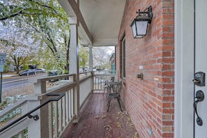 Interior - Cozy Central Glenwood Springs Condo w/ 2 Decks! (Glenwood Springs)