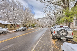 Apartment (2 Bedrooms) | Interior - Cozy Central Glenwood Springs Condo w/ 2 Decks! (Glenwood Springs)