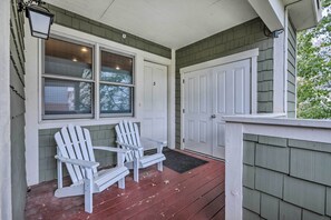 Interior - Cozy Central Glenwood Springs Condo w/ 2 Decks! (Glenwood Springs)