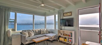 Chic Bay View Condo < 10 Miles to Dtwn San Diego!