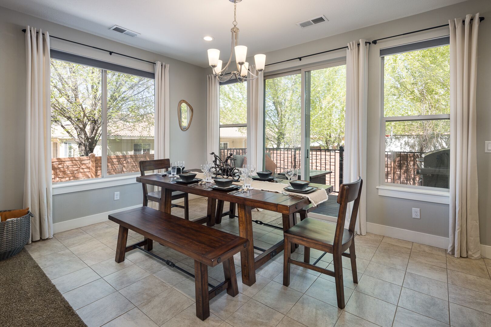 Casa de lujo, varias habitaciones, acceso a la alberca, vista a la montaña | Servicio a la habitación