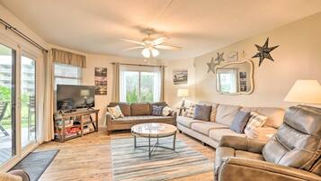 Apartment (3 Bedrooms) | Front of property