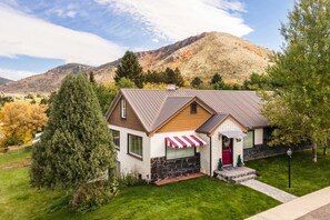 Exterior - Downtown Lava - Views, Huge Yard, Slide, Games! (Lava Hot Springs)