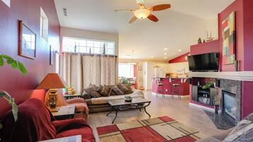 House (3 Bedrooms) | Interior