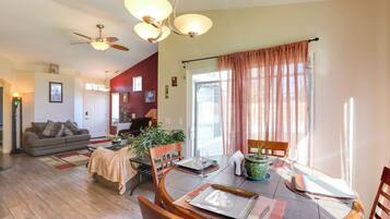 House (3 Bedrooms) | Interior