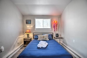 House (2 Bedrooms) | Interior - Centrally Located Aurora Home w/ Covered Patio (Aurora)