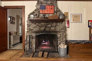 Cottage (2 Bedrooms) | Interior - Lake Ivanhoe Family Escape w/ Fire Pit! (Wakefield)