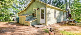 Pet-friendly Waterfront Cottage: On-site Bunkhouse