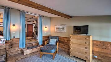 Cottage (2 Bedrooms) | Interior