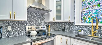 Cozy Carpinteria Apartment: Walkable Location