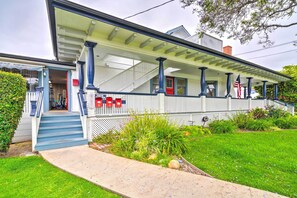 Apartment (1 Bedroom) | Interior - Cozy Carpinteria Apartment: Walkable Location (Carpinteria)