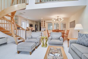 Apartment (2 Bedrooms) | Interior - Cozy Jackson Condo w/ Mtn Views & Pool Access! (Glen)