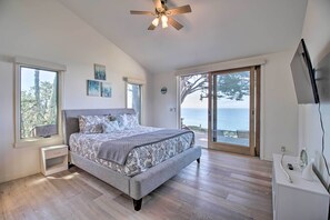 House (3 Bedrooms) | Interior - Oceanfront Point Arena House w/ Lovely Deck! (Point Arena)