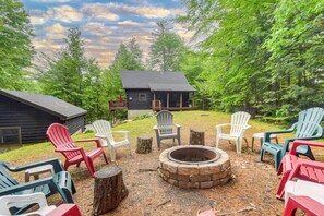 House (4 Bedrooms) | Interior - Updated Log Cabin Near Story Land & Diana's Baths! (Conway)