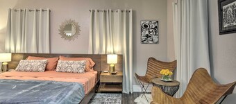 4 Mi to Dtwn: Dallas Gem w/ Furnished Patio