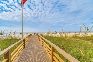 Interior - Pool/beach-view Gulf Shores Condo: Family Friendly (Gulf Shores)