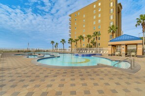 Interior - Pool/beach-view Gulf Shores Condo: Family Friendly (Gulf Shores)