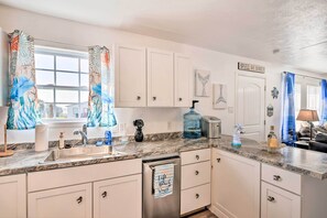 Microonde, forno, piano cottura, lavastoviglie