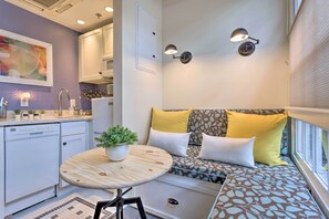 Apartment (0 Bedroom) | Front of property - Unique & Cozy Downtown Studio in Historic Mall! (Providence)