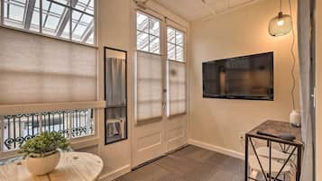 Apartment (0 Bedroom) | Interior