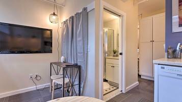 Apartment (0 Bedroom) | Bahagian dalam