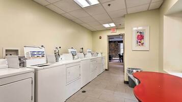 Apartment (0 Bedroom) | Interior